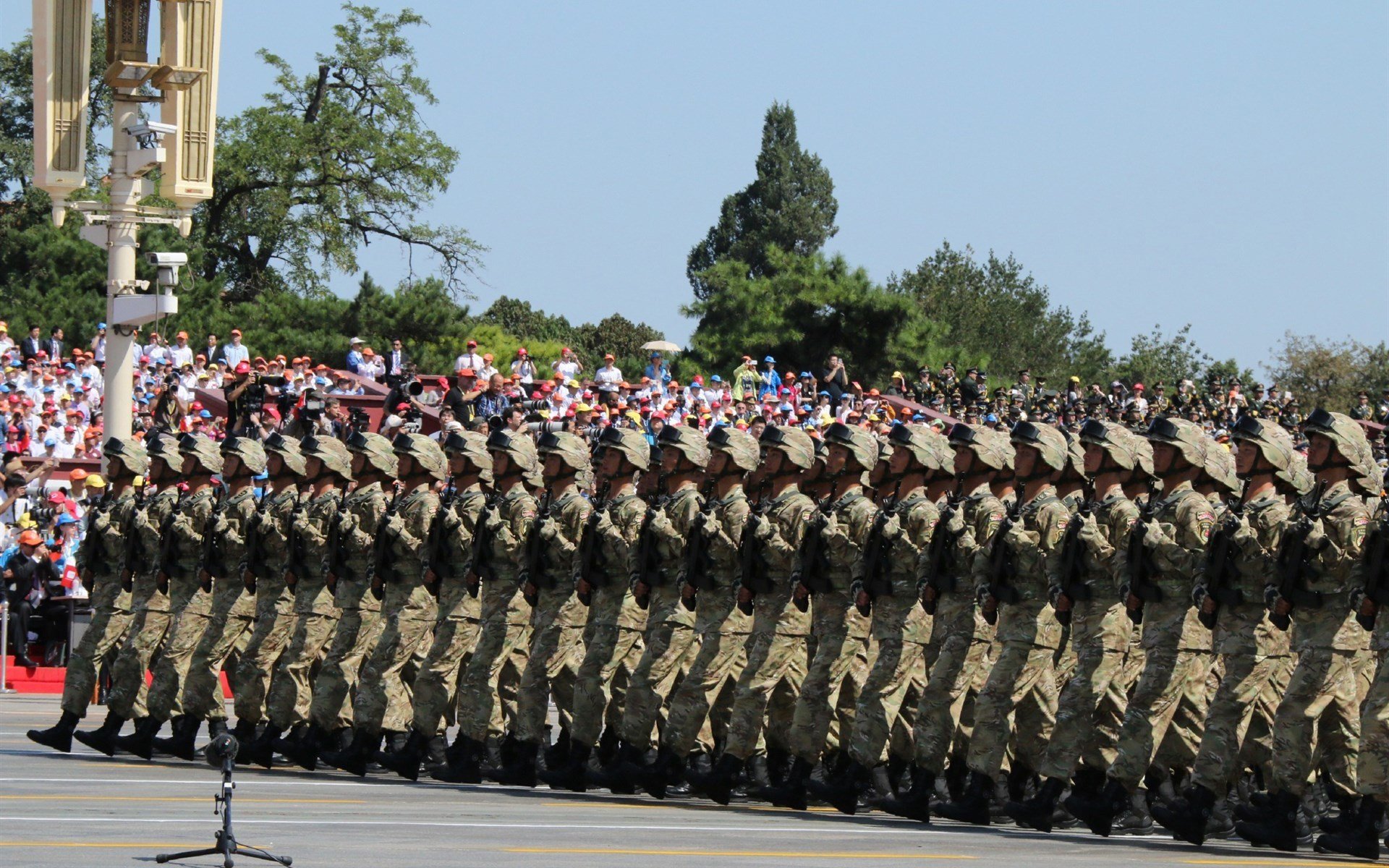拉文末节17分导演逆转狂潮！爵士窒息防守让东契奇迷失，独行侠陷0-3绝境